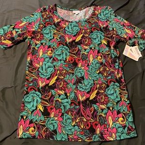 Lularoe Gigi shirt